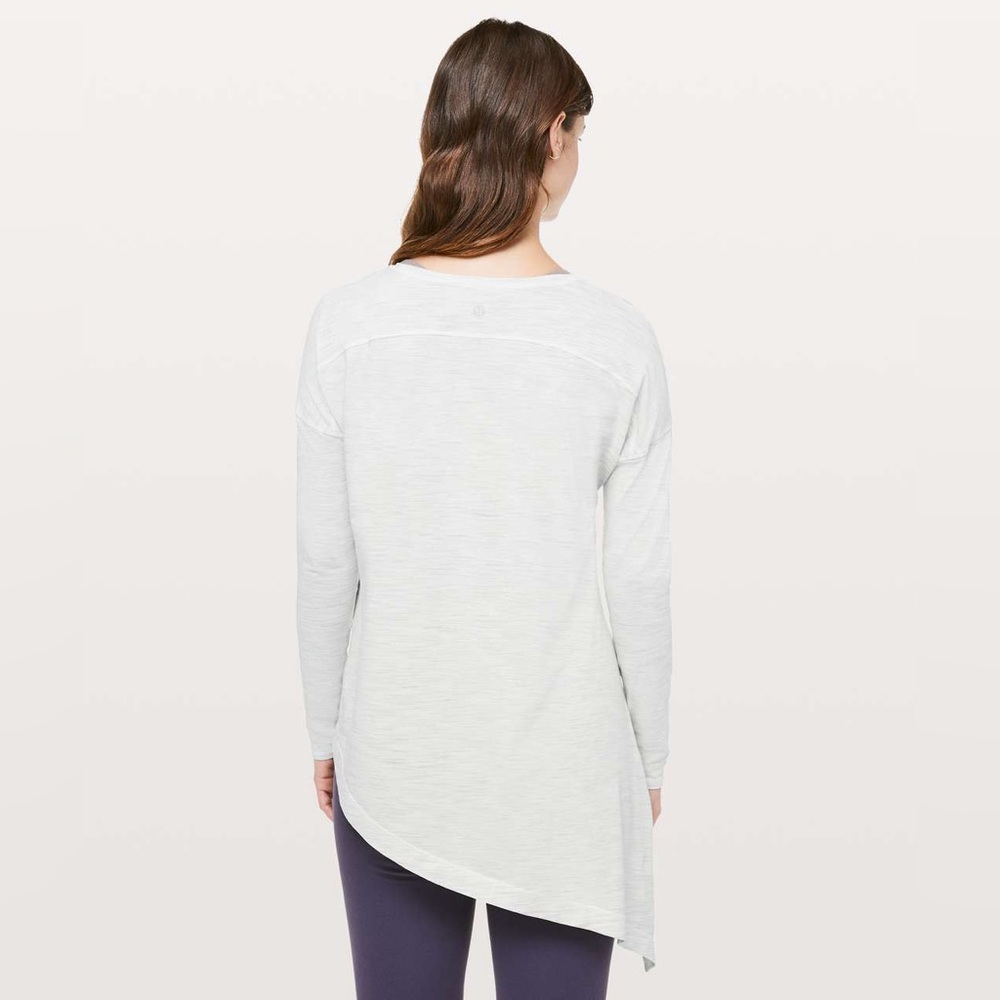 Lululemon Long Sleeve Women’s Top In Gray Size 2 New Yoga Athletic Casual - Picture 2 of 10